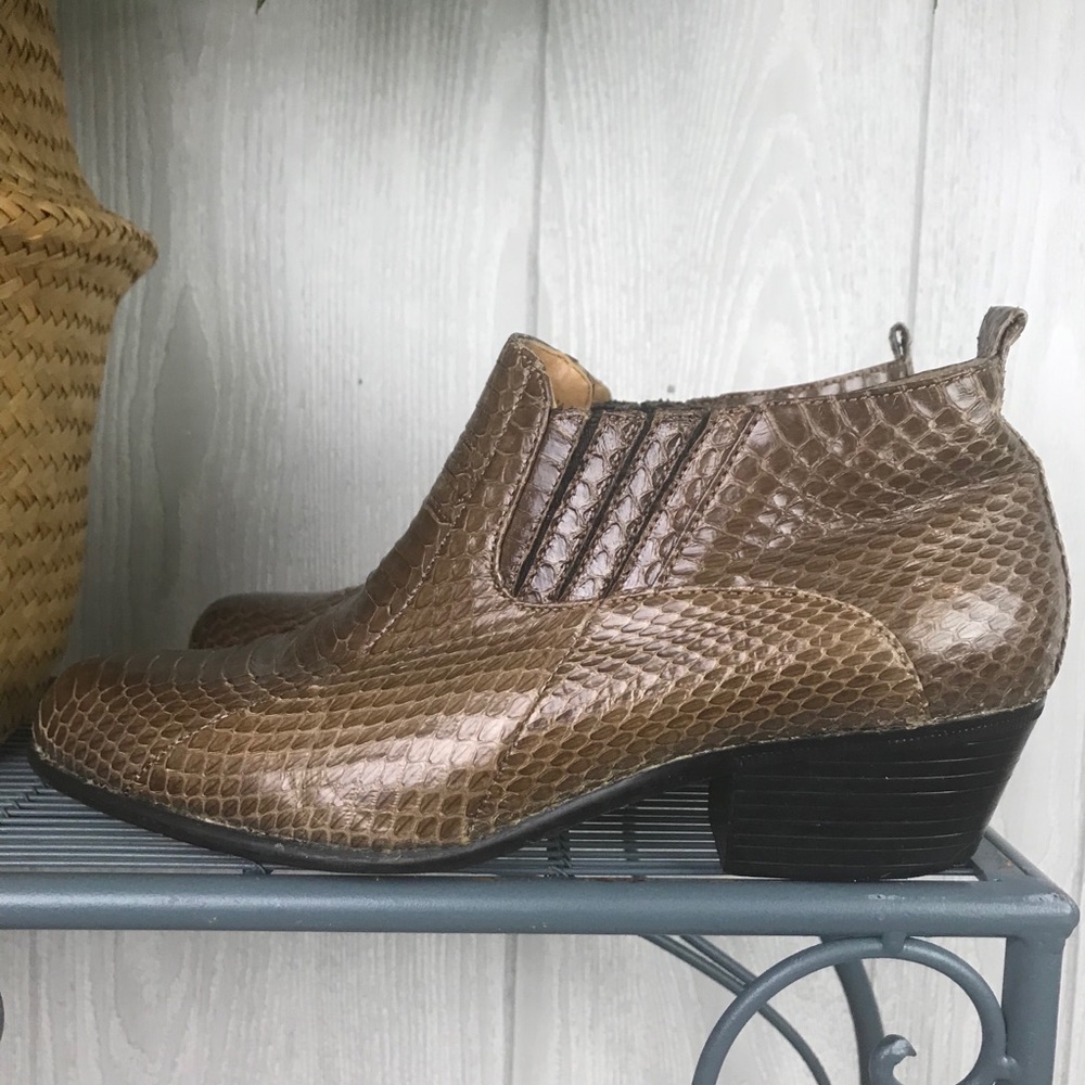 Giorgio Brutini genuine snake skin ankle boots